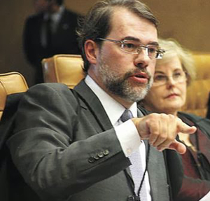 DEMISSÃO EM MASSA EM MINAS: STF julga inconstitucional Lei 100 que efetivou 98 mil servidores e governo terá que demitir ministro dias toffoli